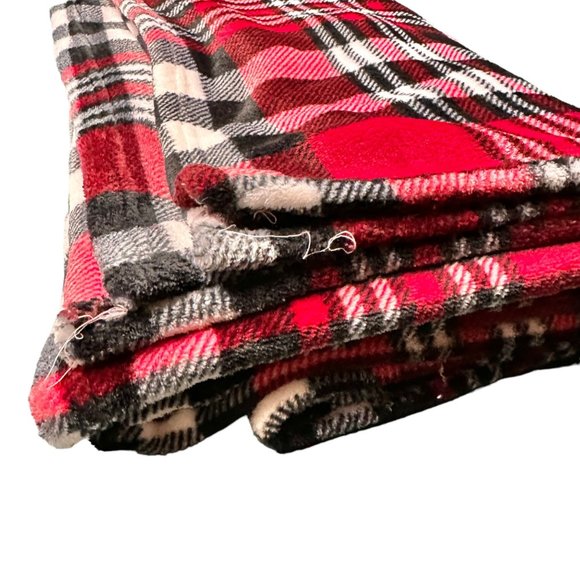 Elle Decor Throw Blanket 72x47 Red Black Plaid Deer Head Embellishment Soft - Picture 5 of 10